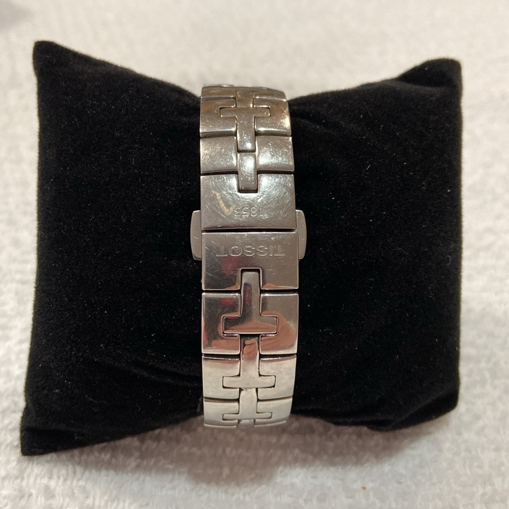 Tissot T-Trend T082210A Women’s Watch - Picture 2 of 5